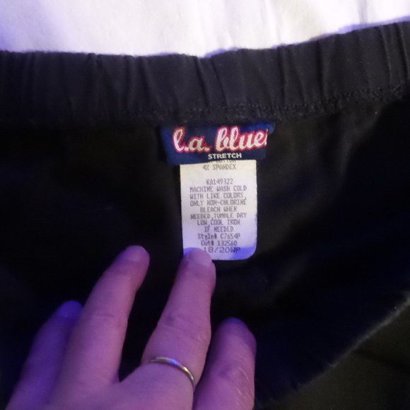 LA Blue Women's Black Pants  size 18 straight leg - Picture 2 of 2